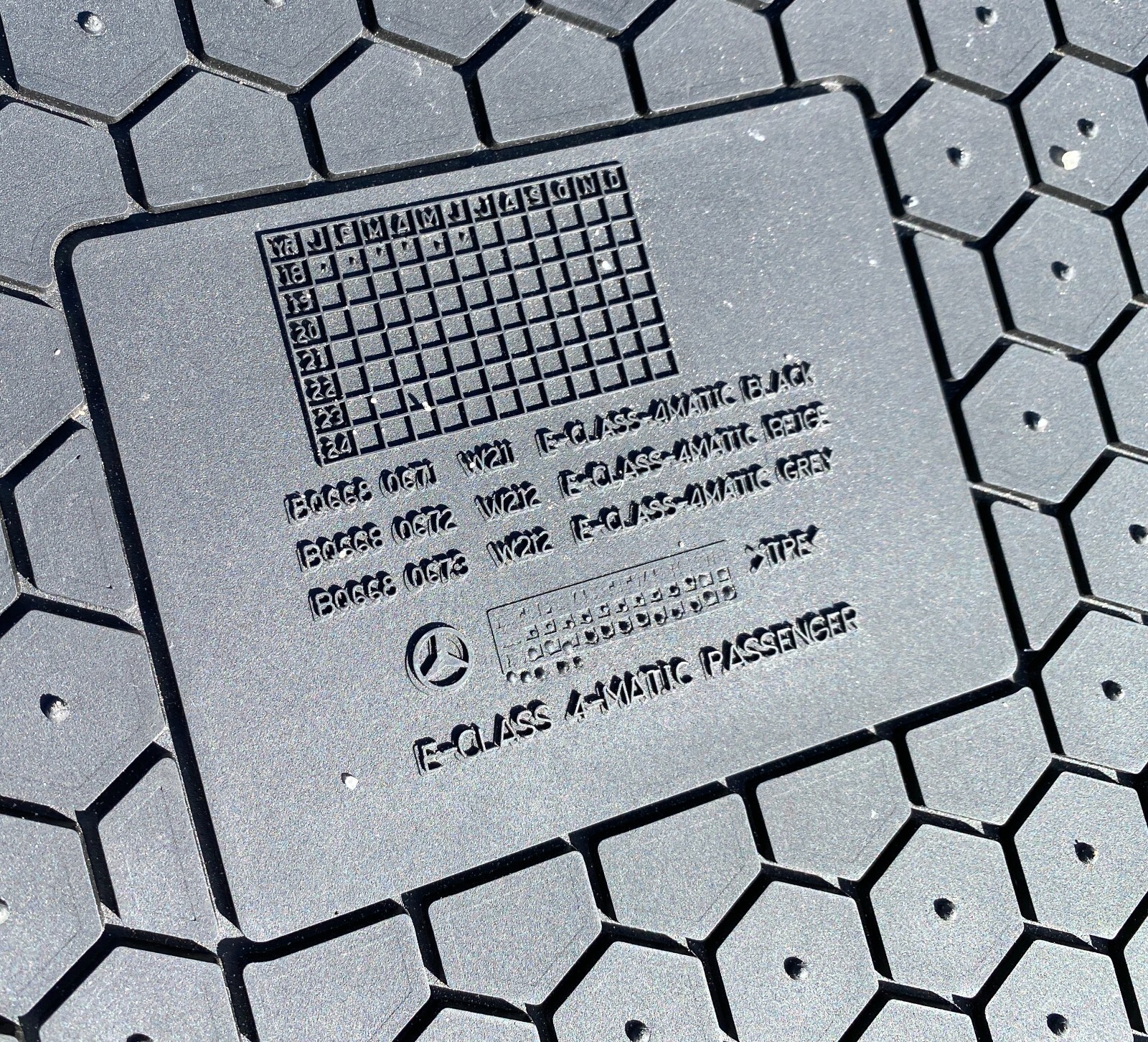 2008 Mercedes W211 E350 4Matic OEM Black All Weather Floor