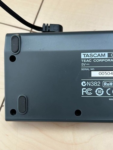 Official Tascam GB-10 Guitar Bass Trainer Recorder w/ manual & power cable - Picture 11 of 12