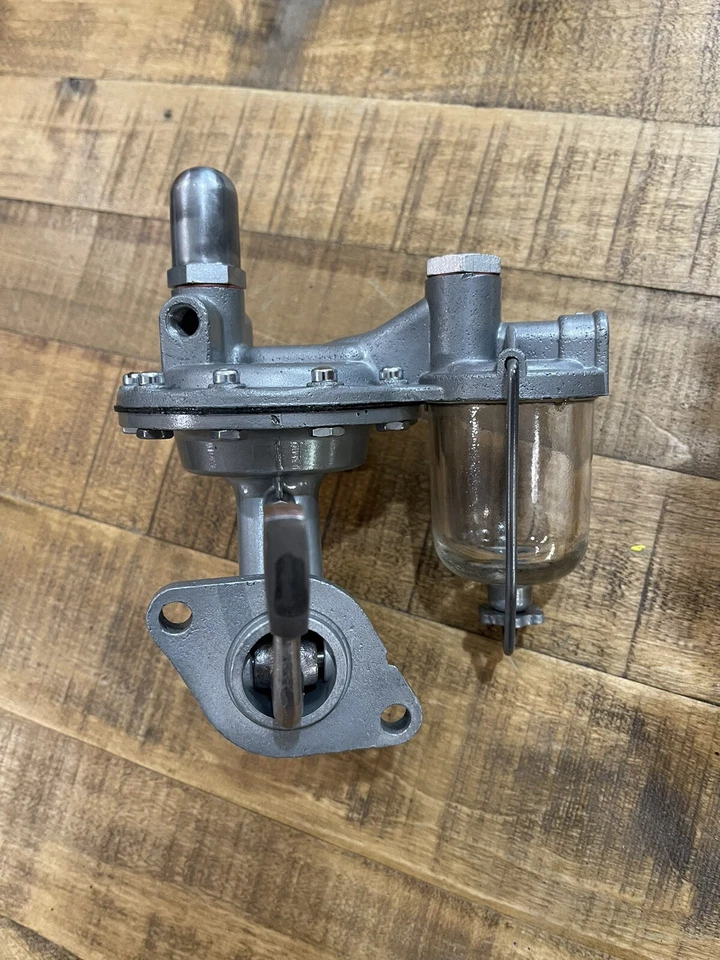 Cuerpo de bomba de combustible modelo C 1930 Chrysler serie 70 77 CA #855271 brazo #5483 Foto 2 de 4