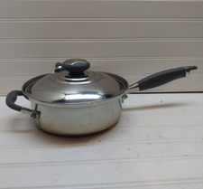 Sartén y tapa de acero inoxidable Royal Prestige 2,5 cuartos de galón con encanto de cocina T-304