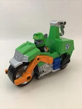 Paw Patrol Moto Pups Rocky Deluxe Pull Back Motorcycle Vehicle And Figure