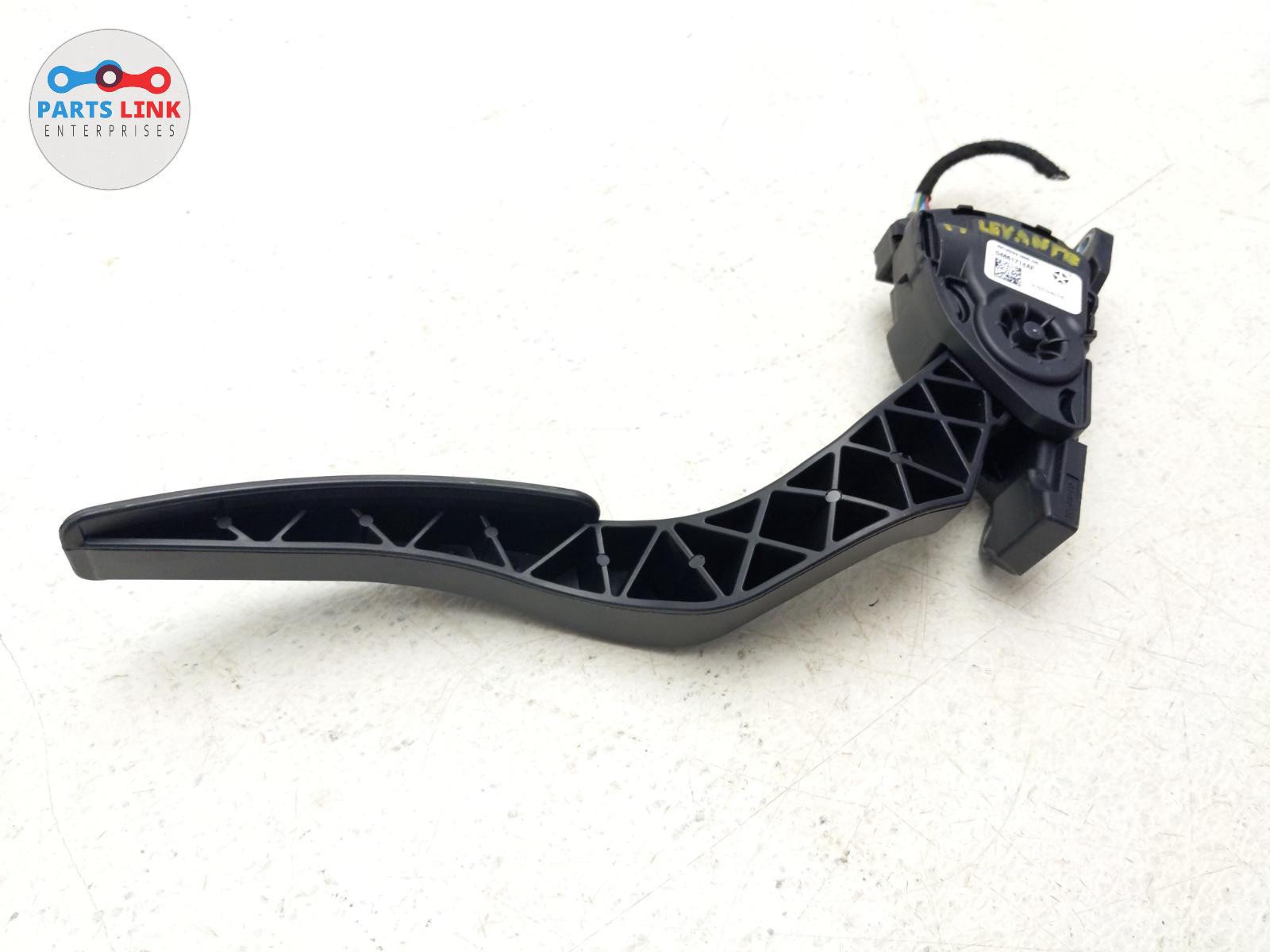 2017-2020 MASERATI LEVANTE GAS ACCELERATOR PEDAL THROTTLE SENSOR PLUG ASSY M161