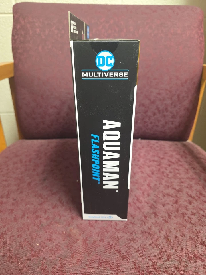 Boneco de ação McFarlane DC Multiverse Gold Label Aquaman Flashpoint 2023 7" novo - Imagem 3 de 4