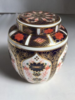 Royal Crown Derby Old Imari Ginger Jar Lid