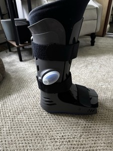 Orthopedic Walking Boot Air Cast Brace for Ankle Foot Leg, Black/Gray, Medium