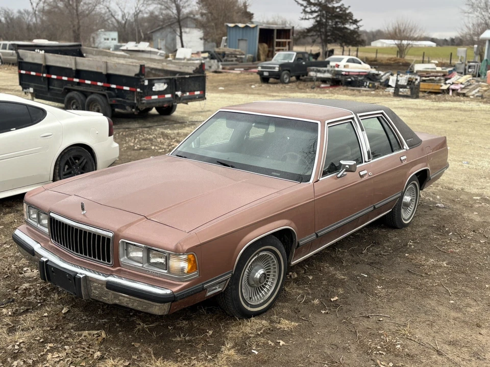 Mercury Grand Marquis LS 1991 sedán 4 puertas 5,0 L Foto 2 de 4