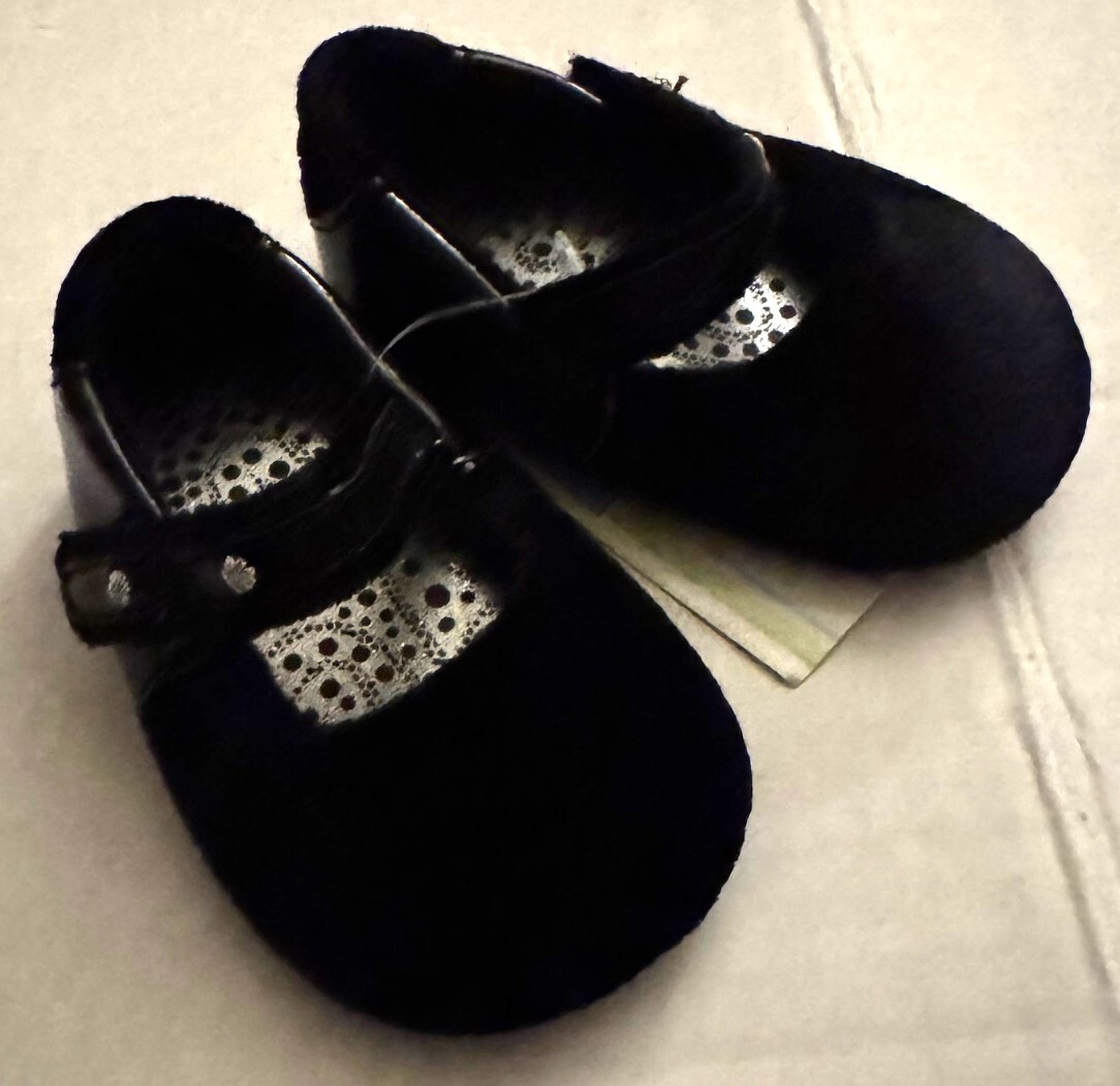 Black/velour/vinyl Size 0-3 Months