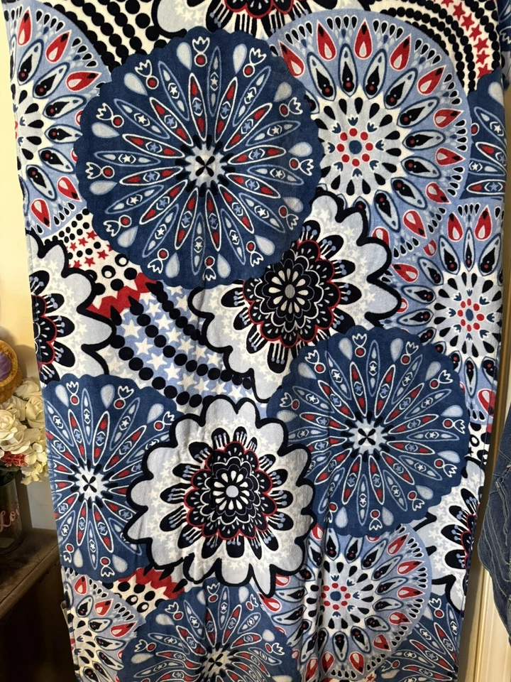 Vera Bradley Fireworks Medallion Beach Towel Retired Pattern Rare! 33” X 66” NWT - Image 3 of 4