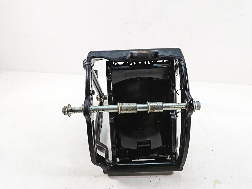 Braço oscilante traseiro Harley Softail FLSTFB Fat Boy Lo 2013 47573-11BYM - Imagem 4 de 4