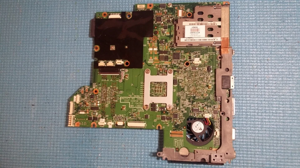 Laptop HP Pavilion dv2700 MB/AMD Turion 64 X2 TL-58 1,9 GHz / 2 GB DDR2 RAM Combo Foto 2 de 4