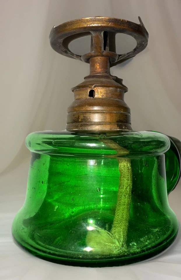 Миниатюрная зажигалка для сигар масляная лампа зеленое стекло петля для пальцев антикварная + горелка, глобус - Изображение 2 из 4