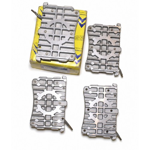 Maserati Merak Rear Brake pad sets Set P/N 5411048 Photo - $199