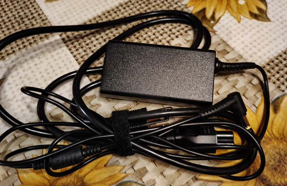 Acer XG270HU Omidpx 27'' WQHD AMD FREESYNC 2560 x 1440 Widescreen Monitor Black - Image 4 of 4