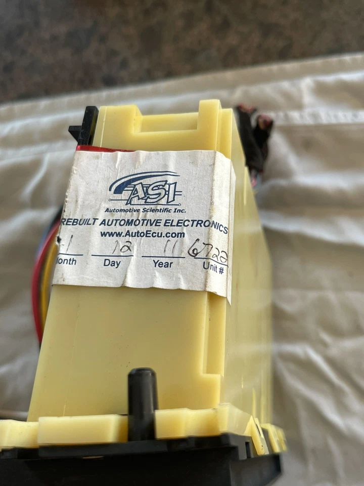 96-97 TOWN CAR EATC AUTOMATIC DIGITAL CLIMATE HEATER CONTROL F7VH-19C933-AA  - Image 4 of 4