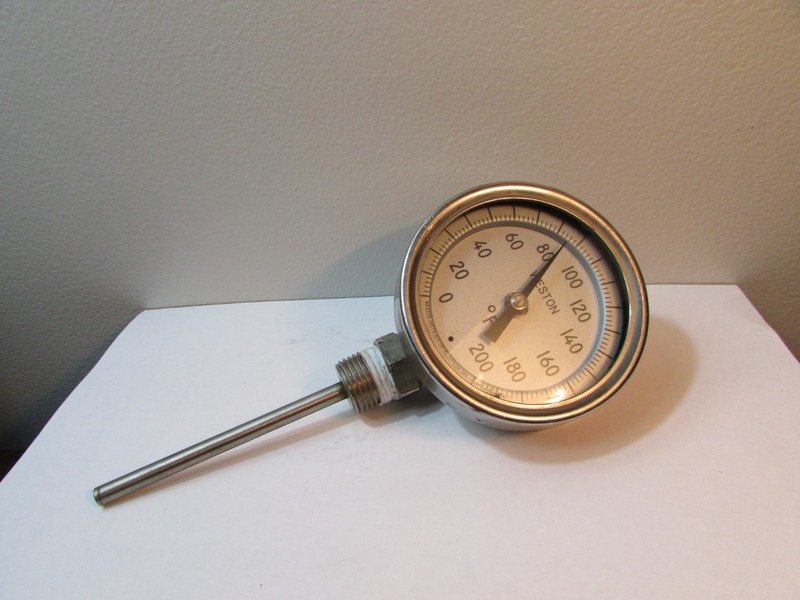 Weston Lab Thermometer Model: 4310 Range: 0/200F 3 3/8" Stem Side Facing