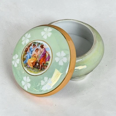 Bonbonnière Porcelaine Style Sèvres Verte Scène Galante Dorée Ancienne - Photo 1/4