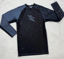 Da Hui Mens Long Sleeve Rash Guard size M EUC