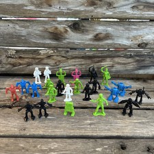Vintage 1970s Tim Mee Galaxy Laser Space Team Aliens Plastic Figures Lot of 24