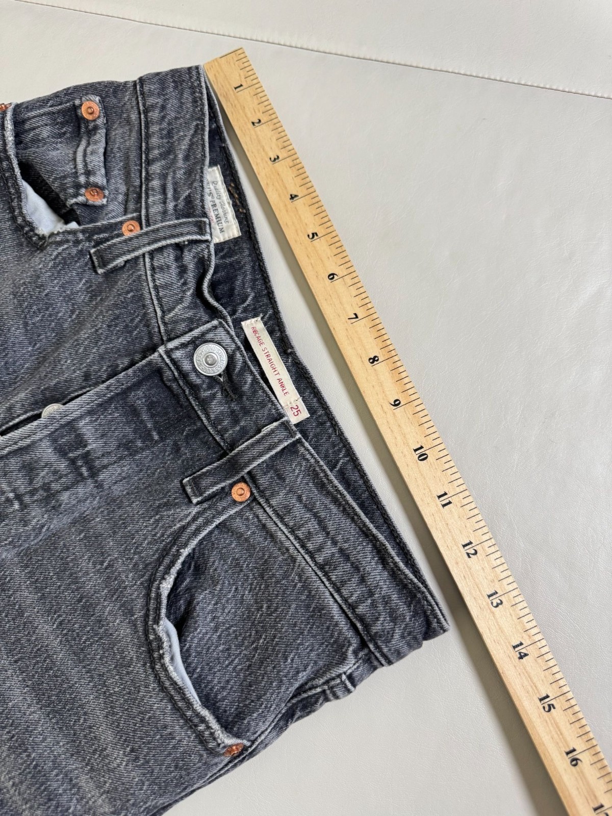 Levis Ribcage Straight Ankle Black Jeans Women Size 25 Casual Button Fly Classic thumbnail 4