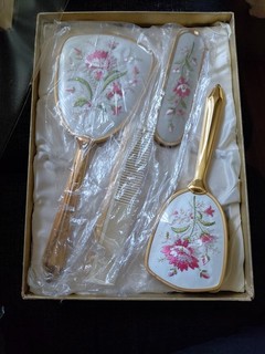 Vintage 4 Piece Vanity Set. 2 Brushes 1 Comb & 1 Mirror.