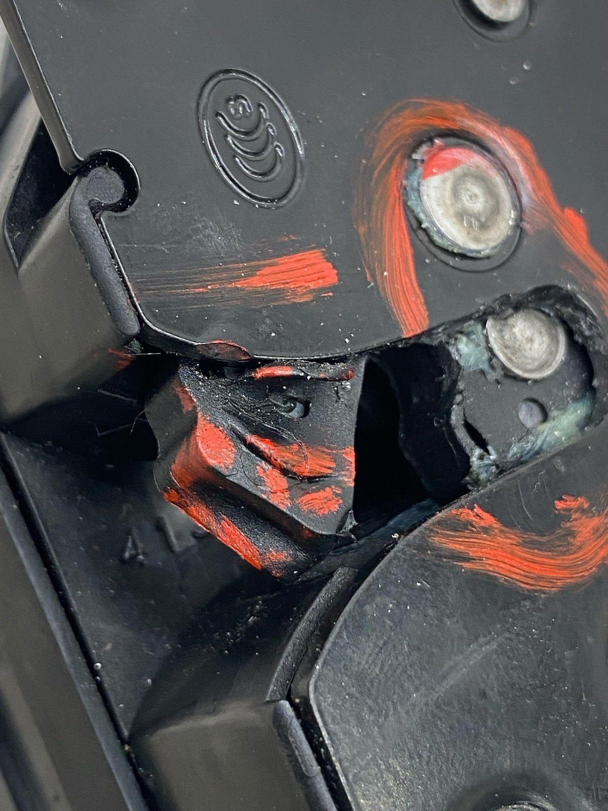 2024 MCLAREN ARTURA LEFT POWER CLOSE DOOR LATCH **PARTS ONLY/DAMAGED STRIKER**