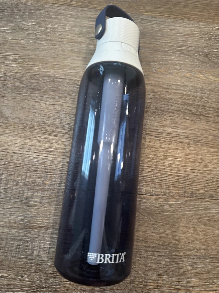 Botella de agua filtrada aislada Brita con pajita, reutilizable, plástico sin BPA Foto 2 de 4