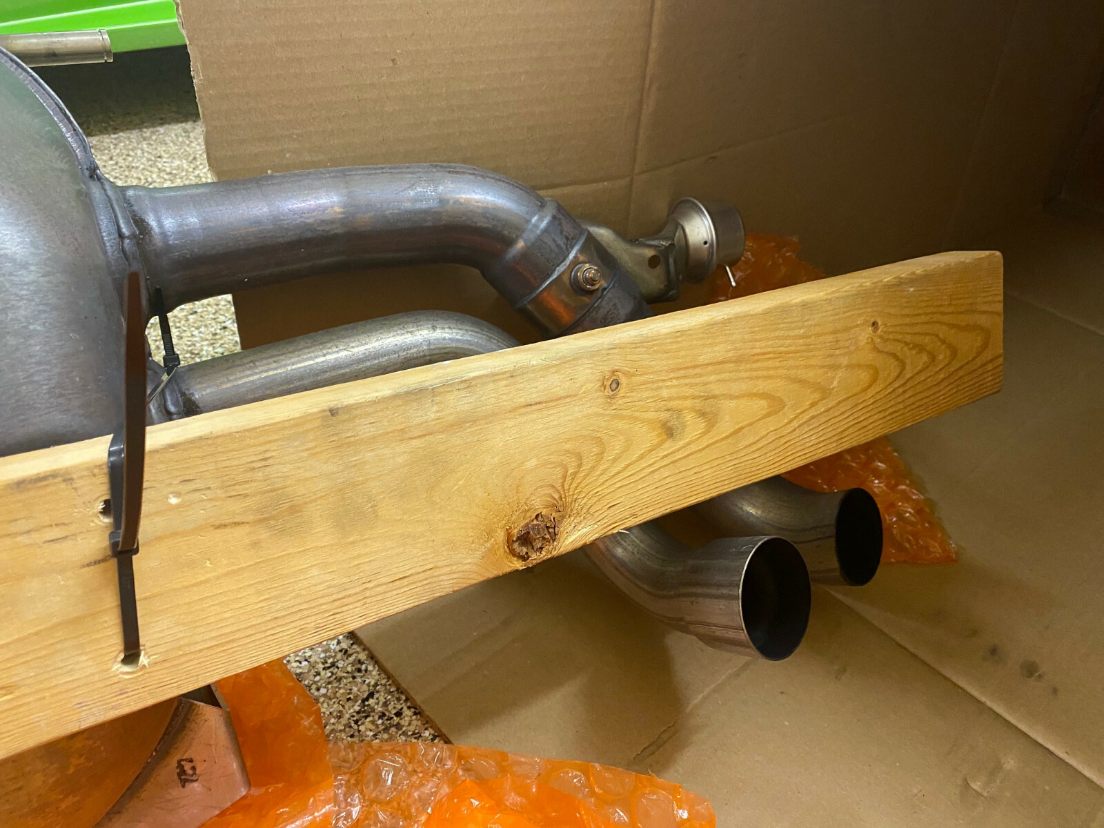 Lamborghini Huracan OEM exhaust systyem (2018)