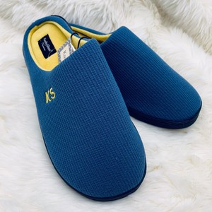 mens slippers 10.5