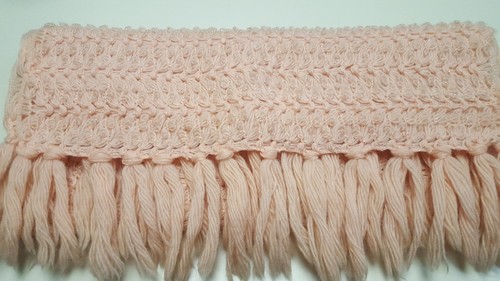 LADIES PEACH AND SILVER KINIT SCARF/WRAP WINTER WARMTH/ACCESSORY/OUTERWEAR - Picture 2 of 2