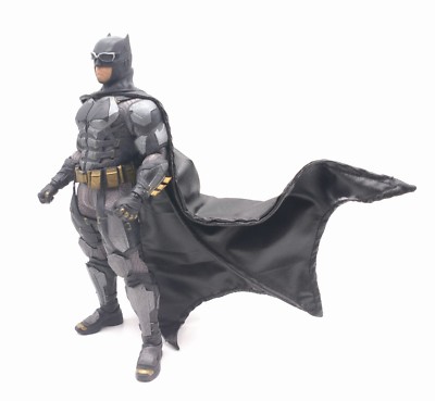 mezco バットマン ブラックマスク Mezco Tactical Suit Batman Dedicated Wire Black Faux Leather Cape