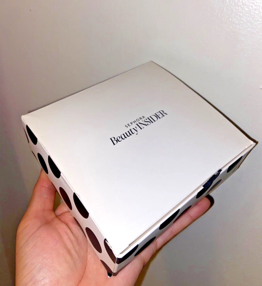 Conjunto esencial de piel sexy glamurosa  Foto 3 de 4