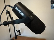 Podcast Shure MV7 Podcast Microphone USB/XLR Bundle w/ Gator Frameworks Boom Arm