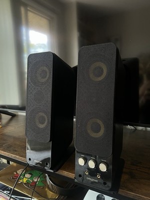 Creative GigaWorks T40 2.0 Speaker System - 32 W RMS - Glossy Black - 50 Hz 