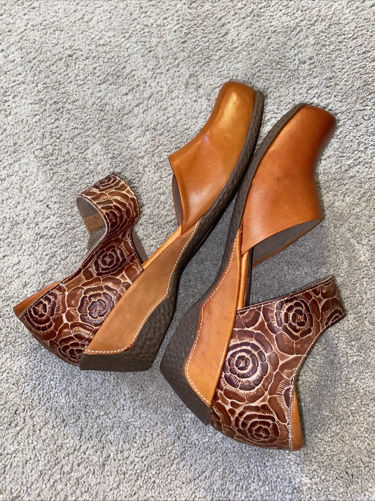 L'Artiste by Spring Step Gloss-Pansy Mary-Jane Camel  Women's Size 39 8.5 NWOT