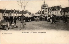 Old postcard CHATEAUDUN-La Place le jour du Marché (177641)