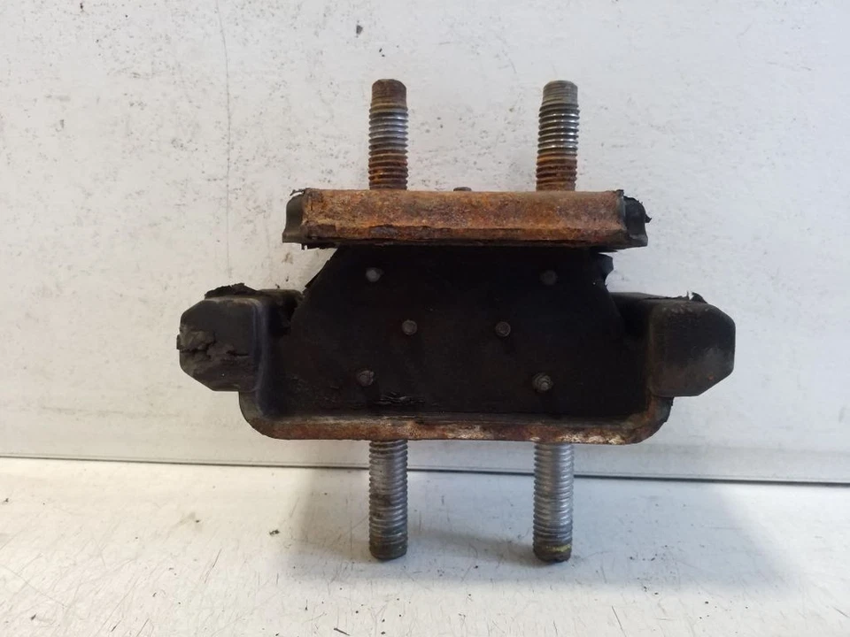 Iveco Daily 6th Gen 2015 Diesel 93kW Engine Mount Motor Damper 5801283685 - Image 2 of 4