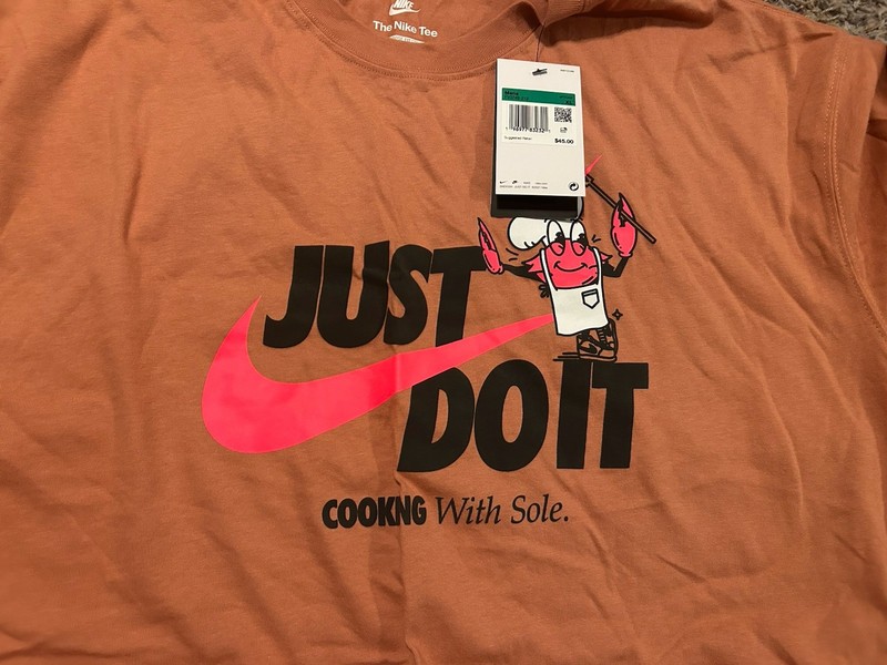 BNWT Sportswear Smooth Like Butter Sole Food Burnt OrangeGraphic T-Shirt Mens XL
