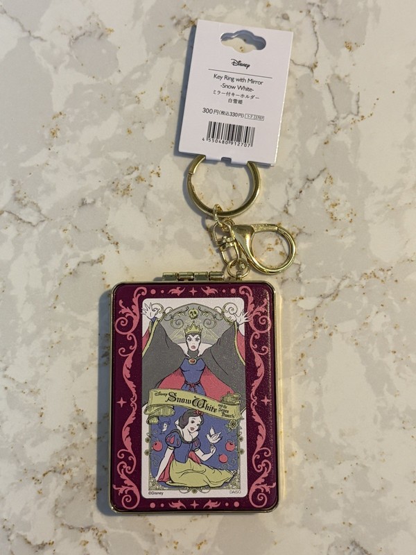 Disney Villains/Princess Snow White Evil Queen Mirror Key Chain/Ring Daiso Japan