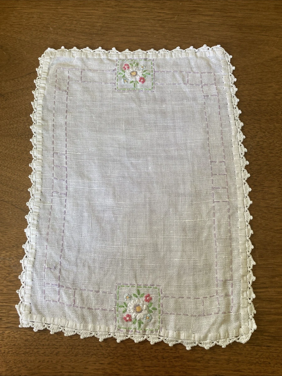 Lace Collectible 1920-1949 Time Period Manufactured Doilies for