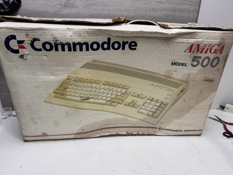 COMMODORE AMIGA 500 COMPUTER BOXED