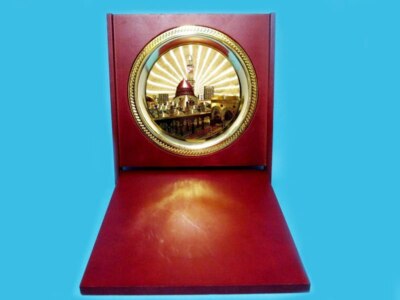 BEAUTIFUL VINTAGE MIDDLE EAST BOXED PLAQUE WITH 3D METAL SHEETS MOSQUE IMAGE INS