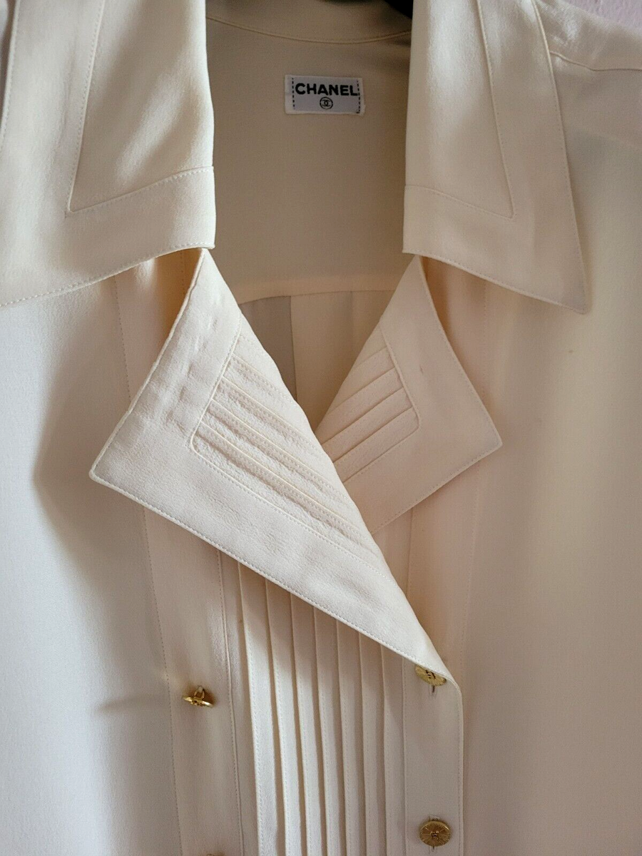 CHANEL アイボリー　リボンシャツ　34 AUTH VINTAGE 90S CHANEL IVORY PLEATED SILK BLOUSE CC LOGO