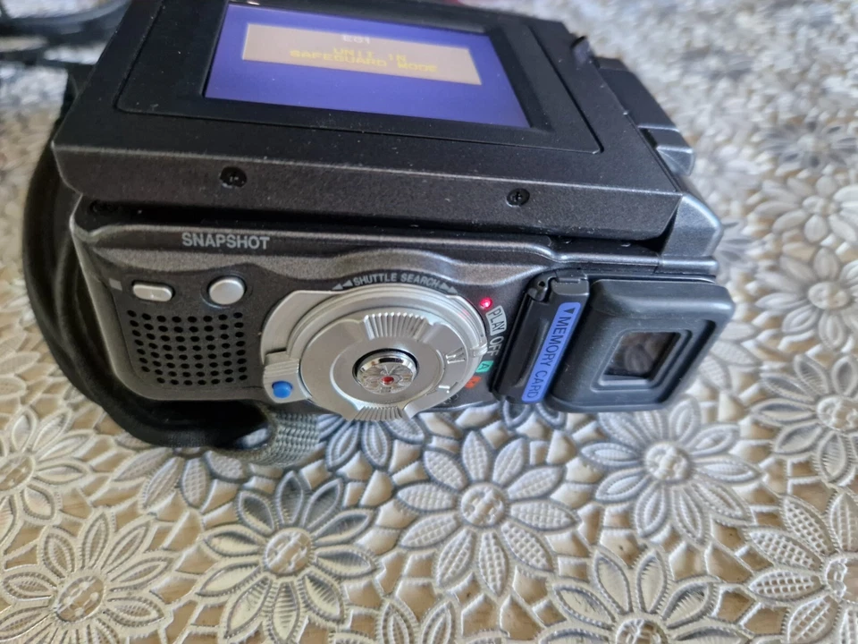 JVC GR-DX100E Digital Video Camera Camcorder - Bild 3 von 4