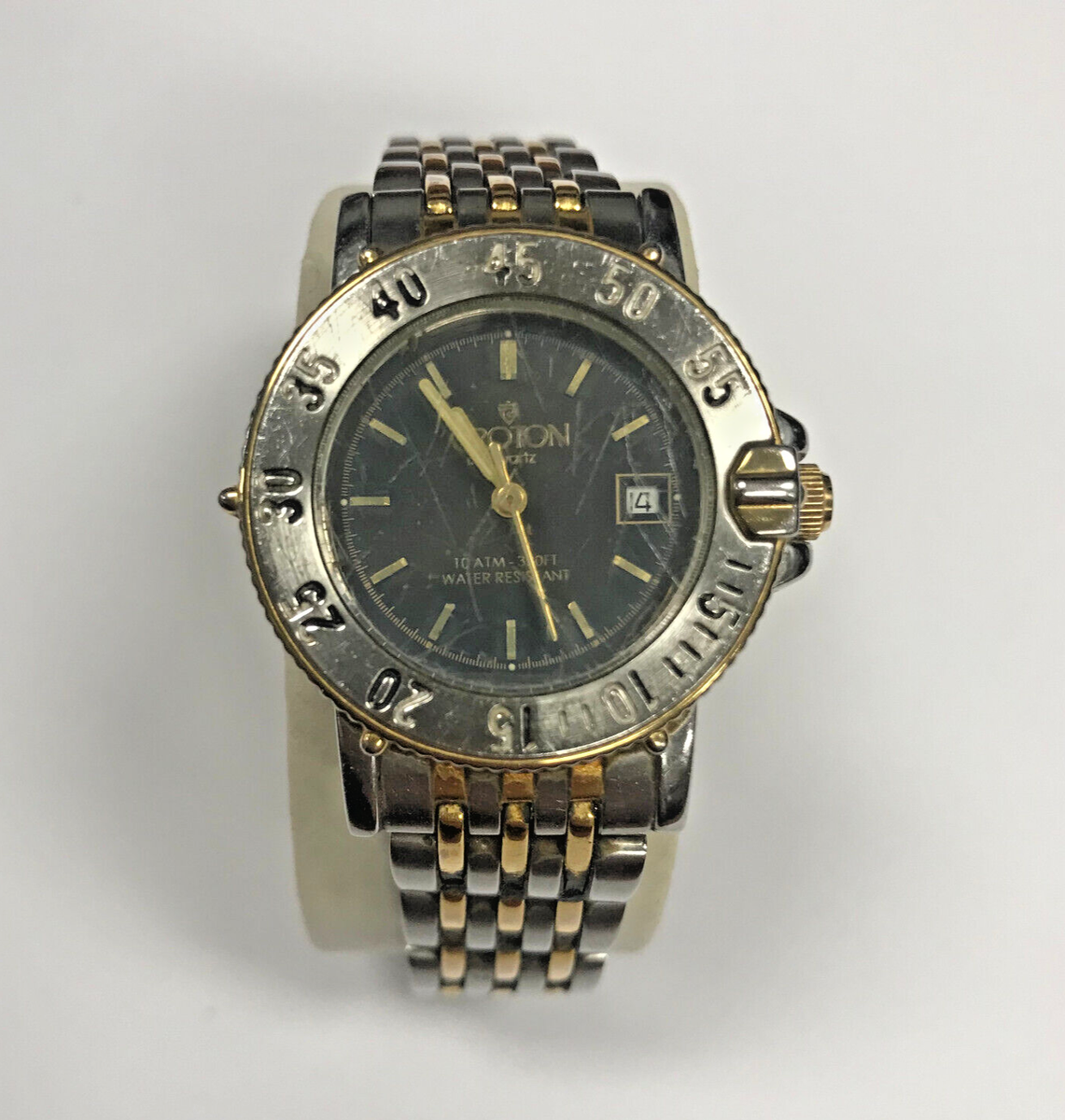 Croton Japan Quartz 10 ATM 330ft WR Date Stainless Steel Watch