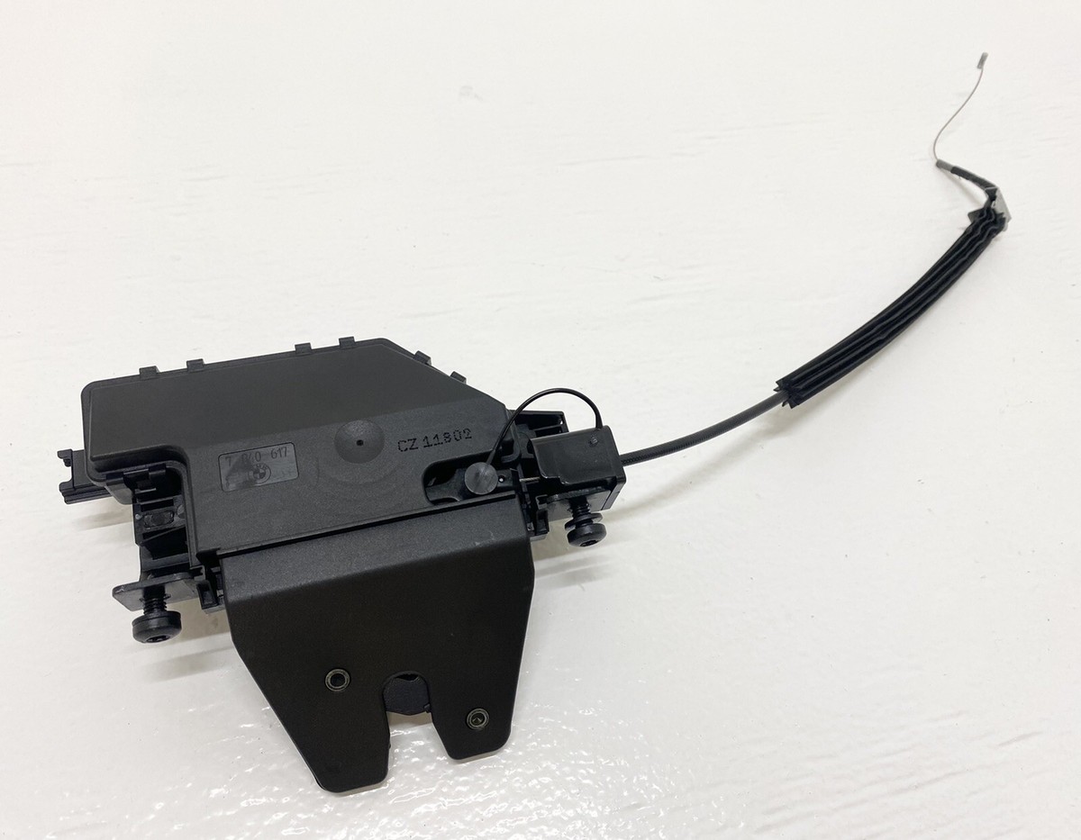 99-11 OEM BMW E90 LCI 335i Trunk Lock Actuator 51247840617 99-11 OEM BMW E90 LCI 335i Trunk Lock Actuator 51247840617