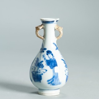 8.5CM Antique Chinese Porcelain Vase Ca 1700 Kangxi Period Elephant Handle