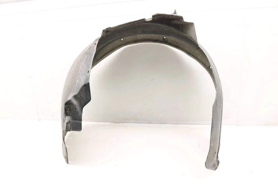 2001-2005 AUDI ALLROAD QUATTRO 2.7L - Forro de para-lama dianteiro direito / protetor contra respingos - Imagem 4 de 4