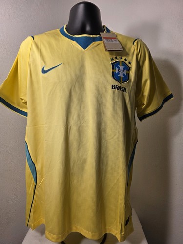 New 2026 World Cup Brazil Yellow Jersey Men's Size L Free World Cup Keychain - Picture 1 of 5
