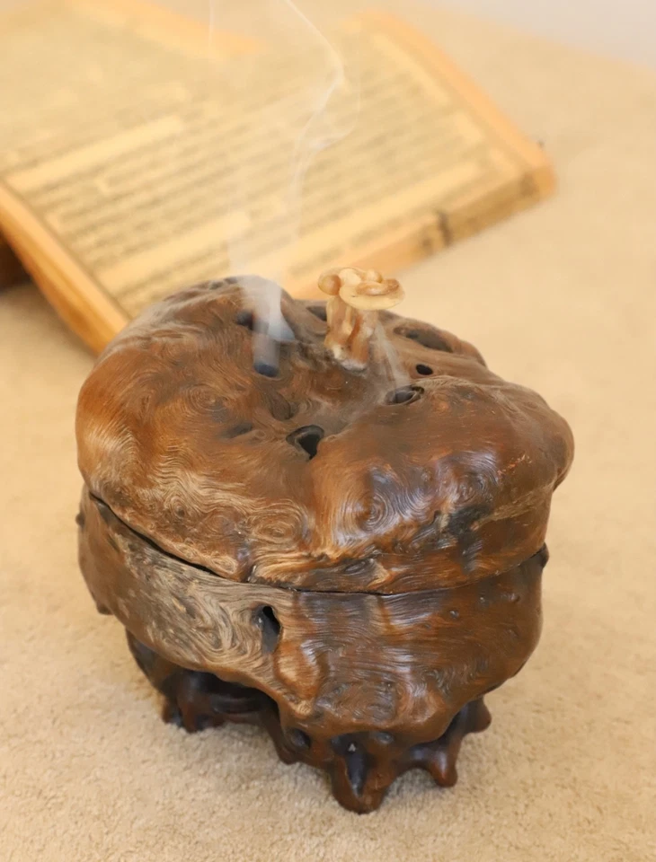 Quemador de incienso de madera de lichi tallado a mano - Forma natural con tapa de piedra Shoushan Foto 4 de 4