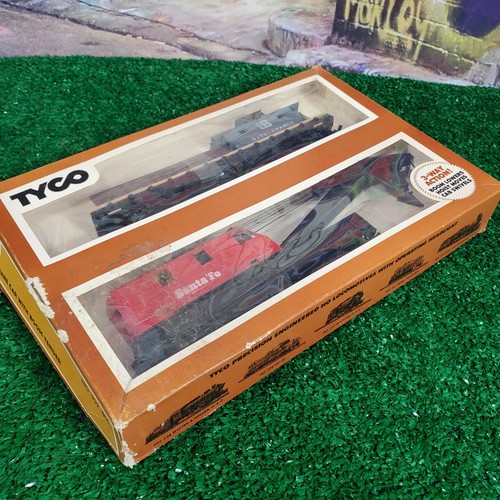 TYCO HO Scale Operating Crane Car with Boom Tender #932 Boxed (C43) - Picture 1 of 15